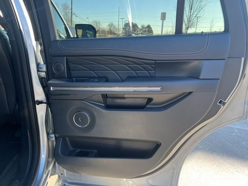 Certified 2024 Ford Expedition Platinum image 12