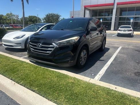 Used 2018 Hyundai Tucson SE FWD image 4