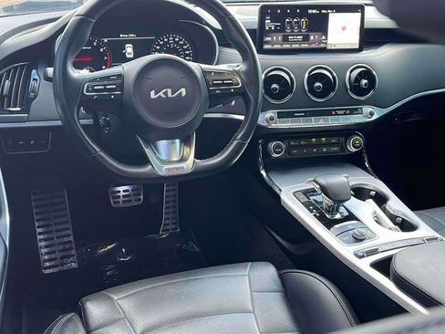Used 2022 Kia Stinger GT2 image 2
