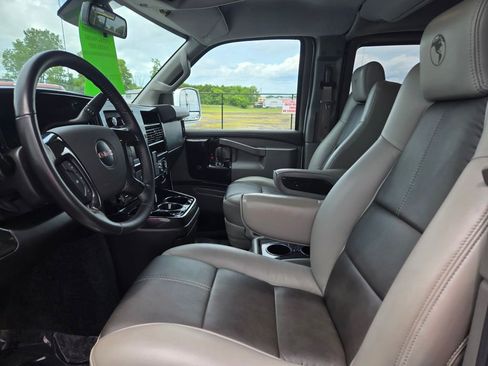 Used 2019 GMC Savana 2500 Explorer Limited SE w/ Enhanced Convenience Package image 13