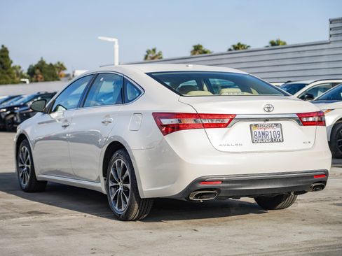 Used 2018 Toyota Avalon XLE image 7