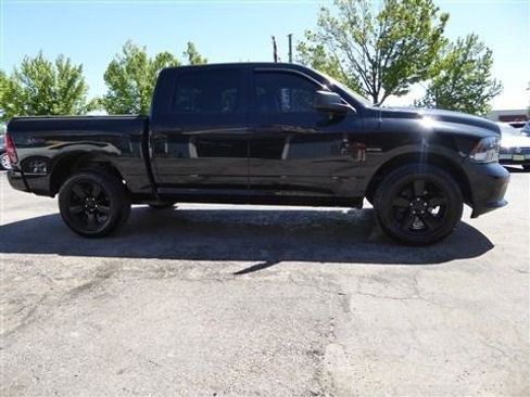 Used 2017 RAM 1500 Express w/ Black Ram 1500 Express Group AWD/4WD image 5