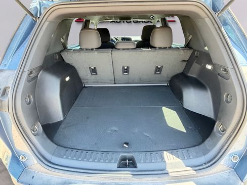 Used 2025 Chevrolet Equinox LT w/ Safety and Technology Package FWD image 10