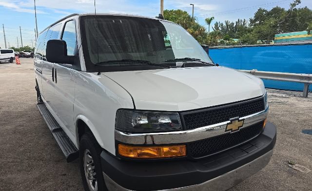 Used 2025 Chevrolet Express 3500 LT w/ LT Preferred Equipment Group RWD image 3