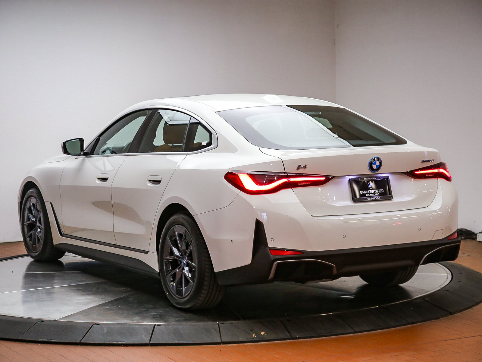 Used 2024 BMW i4 eDrive35 w/ Premium Package RWD image 5