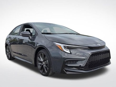 Used 2025 Toyota Corolla SE FWD image 1