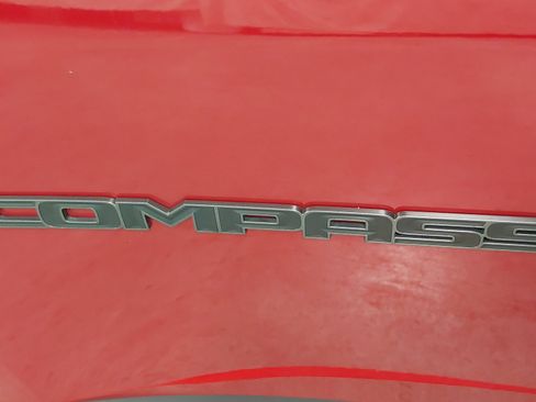 Used 2025 Jeep Compass Trailhawk w/ Trailhawk Elite Group AWD/4WD image 31