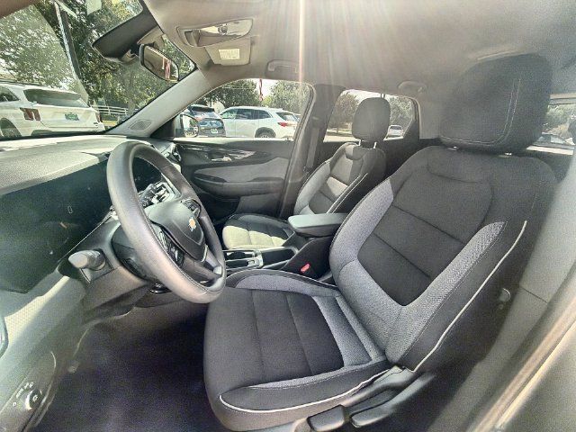 Used 2025 Chevrolet TrailBlazer LT AWD/4WD image 18