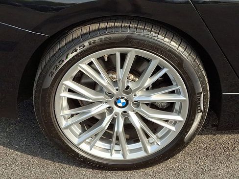 Used 2023 BMW 330i xDrive Sedan w/ Premium Package AWD/4WD image 8