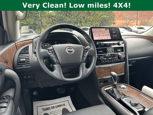 Used 2024 Nissan Armada SL w/ Captain's Chairs Package image 27