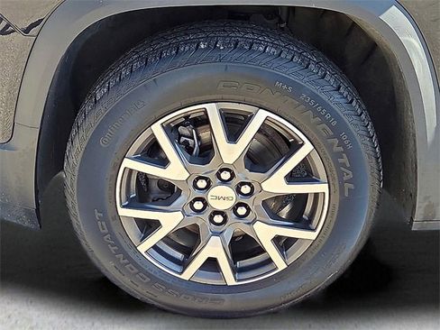 Certified 2023 GMC Acadia SLE w/ Driver Convenience Package image 9