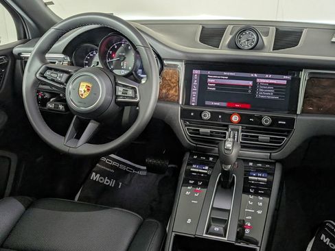 New 2026 Porsche Macan image 22