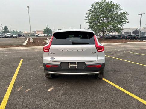 Used 2022 Volvo XC40 T5 Momentum w/ Premium Package AWD/4WD image 8
