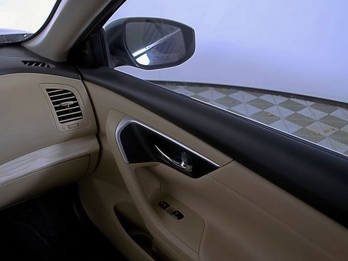 Used 2017 Nissan Altima 2.5 SL w/ Moonroof Package image 18