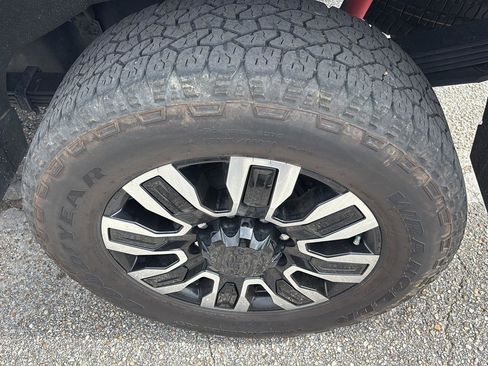Certified 2024 GMC Sierra 2500 Denali Ultimate AWD/4WD image 13