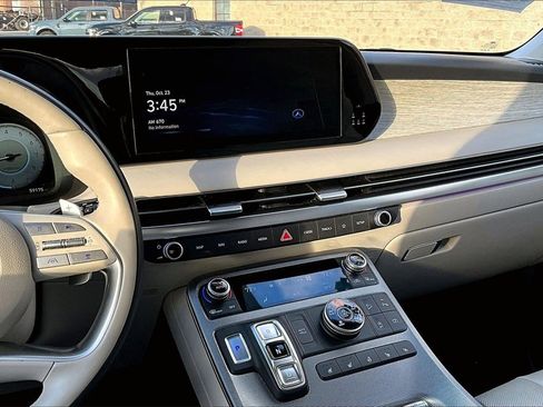 Used 2024 Hyundai Palisade Calligraphy image 6