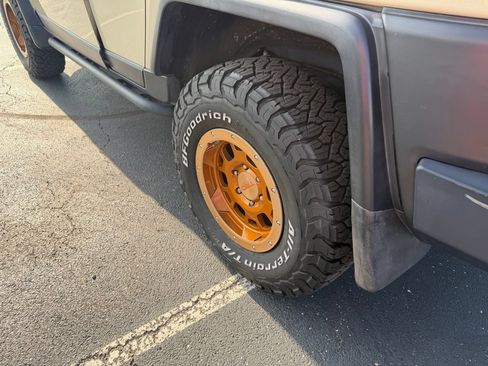 Used 2010 Toyota FJ Cruiser 4WD image 11