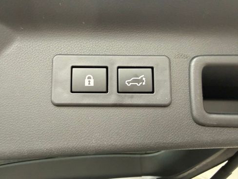 Certified 2025 Subaru Forester Premium image 28