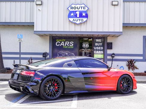 Used 2020 Audi R8 V10 w/ Carbon Exterior Package AWD/4WD image 6