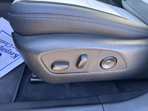 New 2026 Chevrolet Equinox EV LT image 12