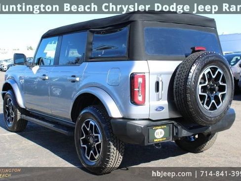 Used 2023 Ford Bronco Outer Banks image 3