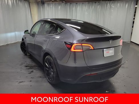 Used 2021 Tesla Model Y Long Range image 6