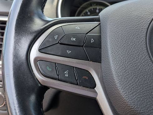Used 2019 Jeep Cherokee Latitude Plus FWD image 16