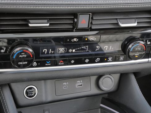 Used 2023 Nissan Rogue Platinum w/ Platinum Premium Package image 24