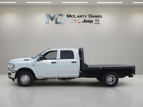 Used 2024 RAM 3500 Tradesman w/ Chrome Appearance Group AWD/4WD image 3