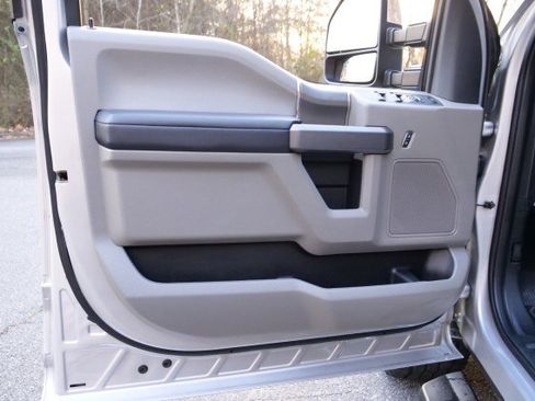 Used 2019 Ford F350 XLT w/ XLT Premium Package image 25