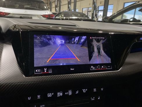 Used 2022 Audi e-tron GT Prestige image 5