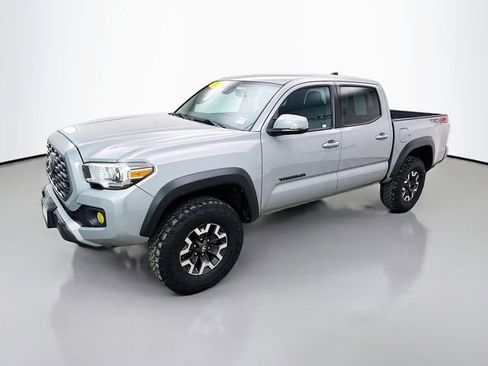 Used 2021 Toyota Tacoma TRD Off-Road w/ Technology Package image 3