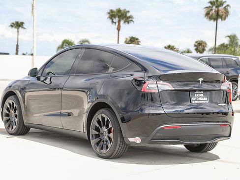 Used 2024 Tesla Model Y Long Range AWD/4WD image 5