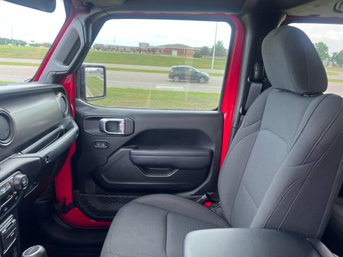 Used 2023 Jeep Gladiator Mojave AWD/4WD image 20
