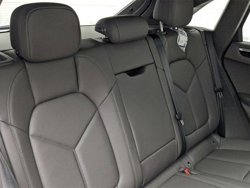 Used 2023 Porsche Macan S image 46
