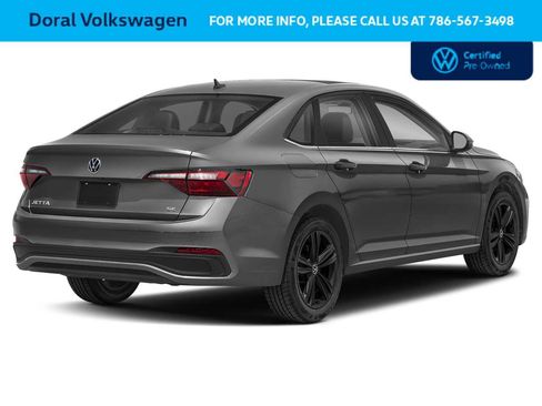 Used 2023 Volkswagen Jetta SE FWD image 2