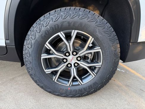 New 2026 GMC Acadia AT4 image 35