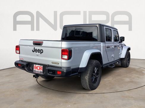 Used 2023 Jeep Gladiator Sport image 14