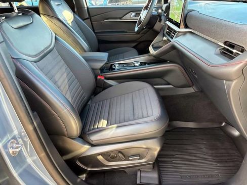 Used 2025 Ford Explorer ST-Line image 19