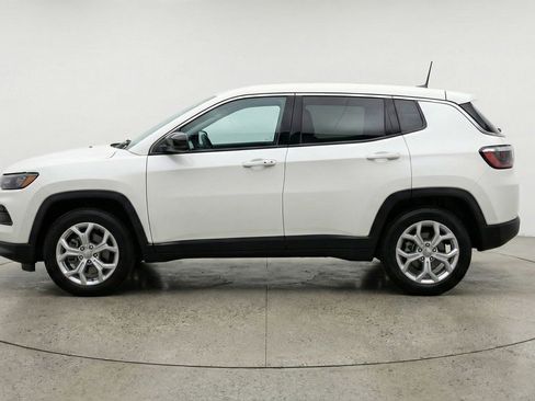Used 2025 Jeep Compass Latitude image 5