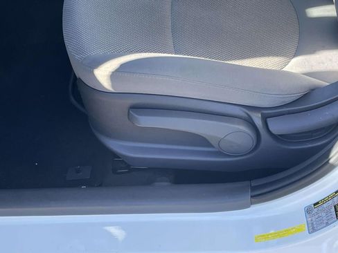 Used 2014 Hyundai Accent GS image 17