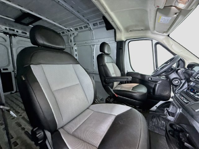 Used 2025 RAM ProMaster 2500 w/ Convenience Group FWD image 24