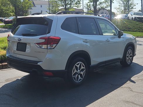 Certified 2023 Subaru Forester Premium AWD/4WD image 2