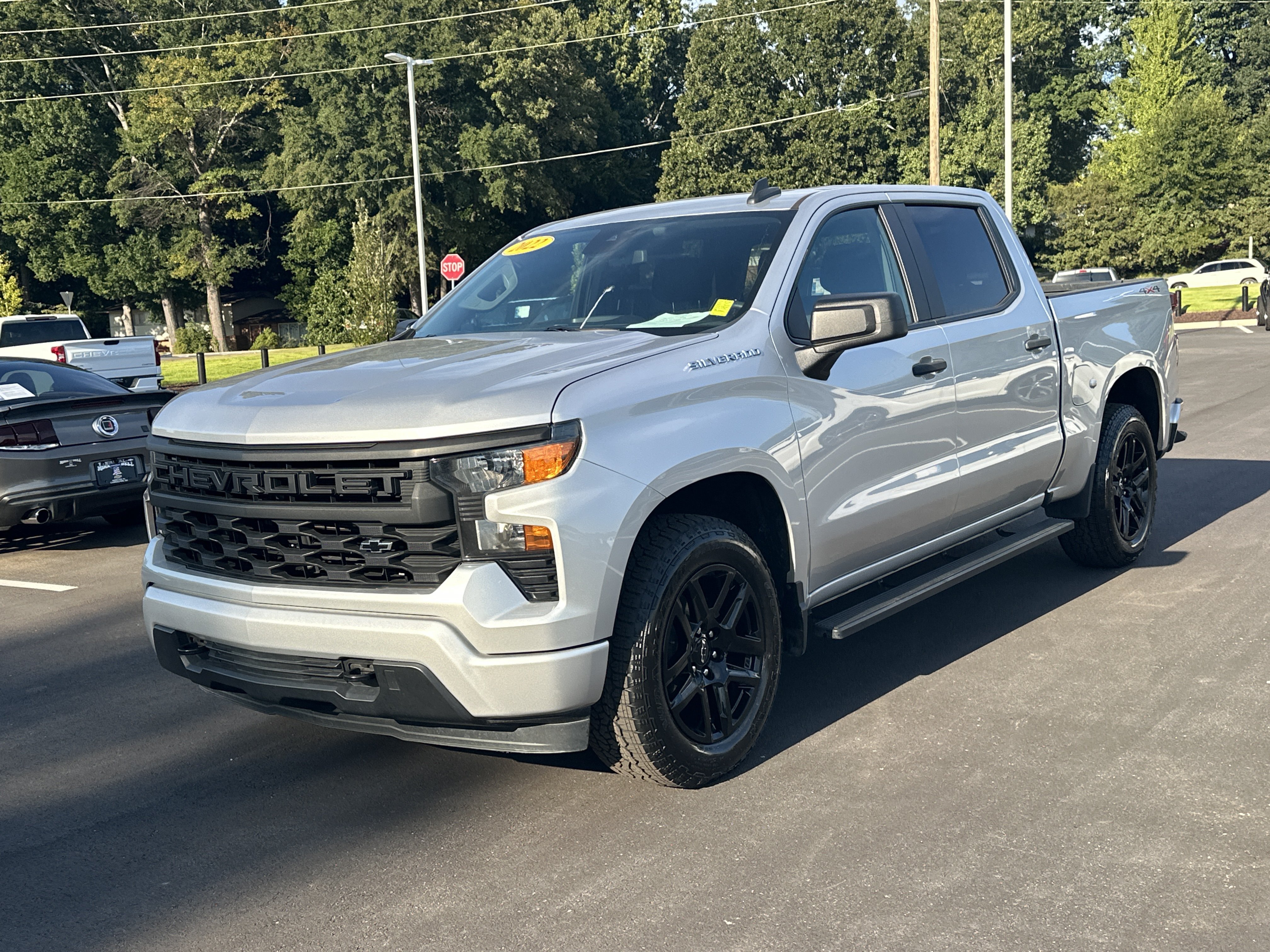 Used 2022 Chevrolet Silverado 1500 Custom w/ LPO, Dark Essentials Package AWD/4WD image 4