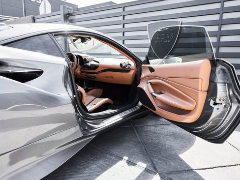 Used 2020 Ferrari F8 Tributo image 34