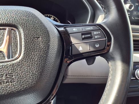 Used 2023 Honda Pilot EX-L image 16