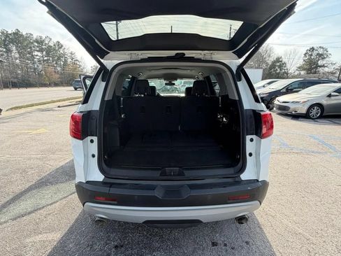 Used 2017 GMC Acadia SLT FWD image 18