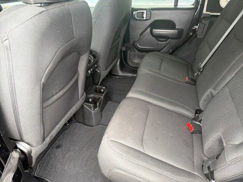 Used 2022 Jeep Wrangler Unlimited Sport image 10