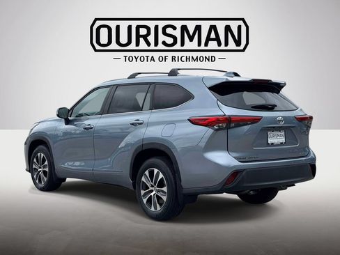 Used 2023 Toyota Highlander XLE AWD/4WD image 23