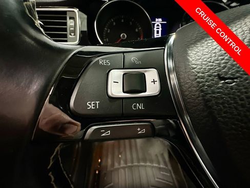 Used 2017 Volkswagen Jetta SEL Premium FWD image 36